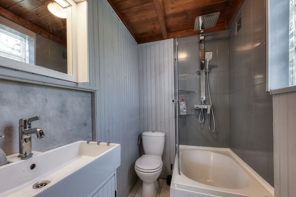 low chalet 006